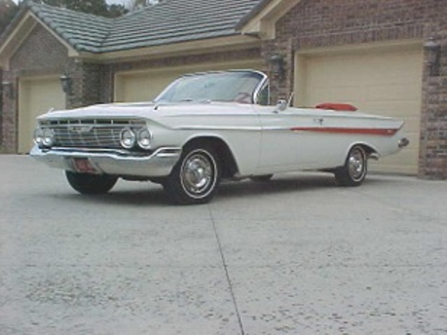 Chevrolet, Impala Super Sport, 1961, convertible, 209.3 x 78.4 x 55.5 in., Courtesy of Dr. and Mrs. Wellington C. Morton.